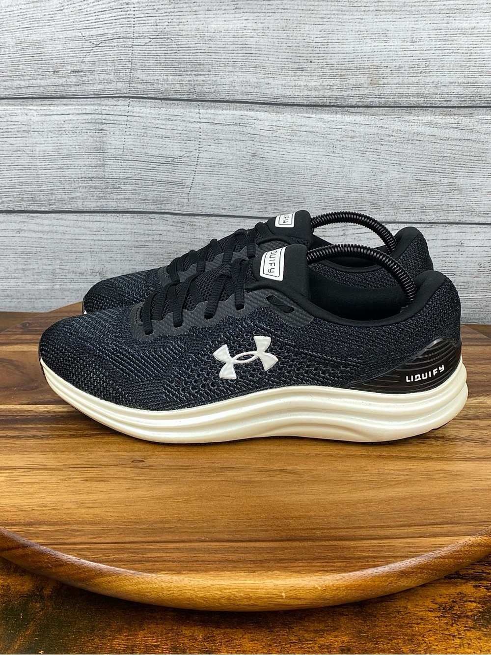 NEW Under Armour Liquify Black Shimmer White Running Shoe Women’s Size 10